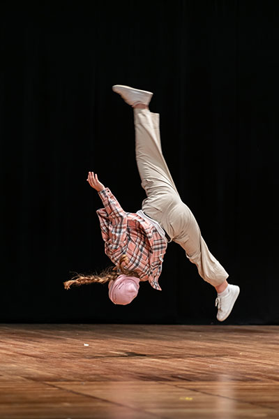 Solo Neon Champs - aerial cartwheel